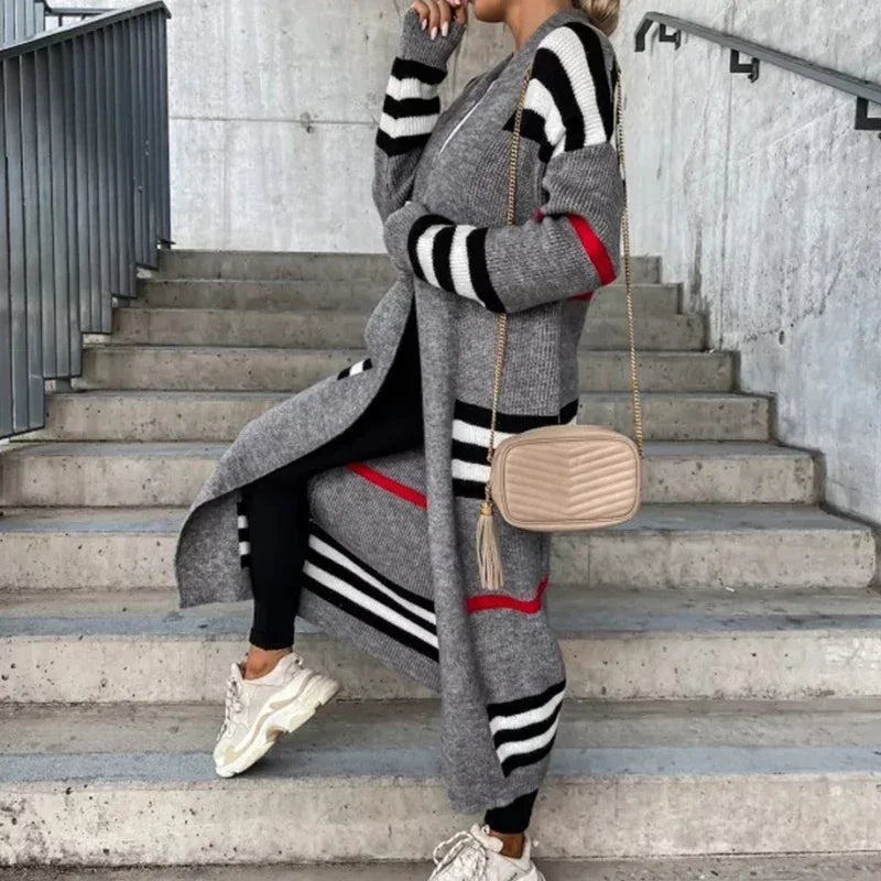 Elegantní pruhovaný cardigan: zaručené pohodlí a styl